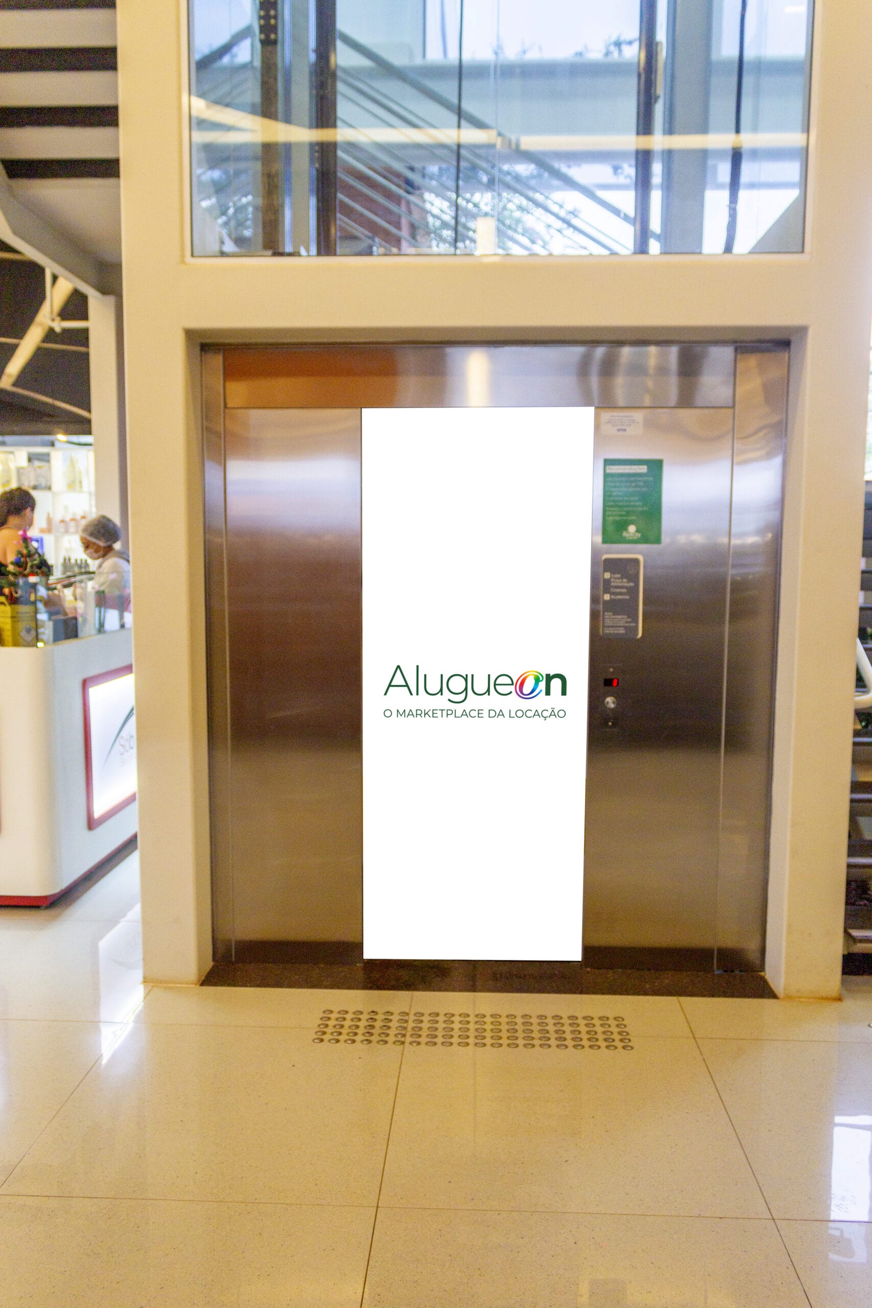 Adesivagem Porta -Elevador