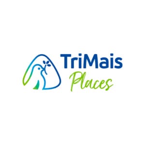 Logo Trimais Places escrito em azul e verde em um fundo branco